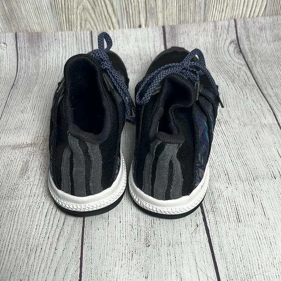 Adidas Bounce shoes size 7 - Picture 3 of 6